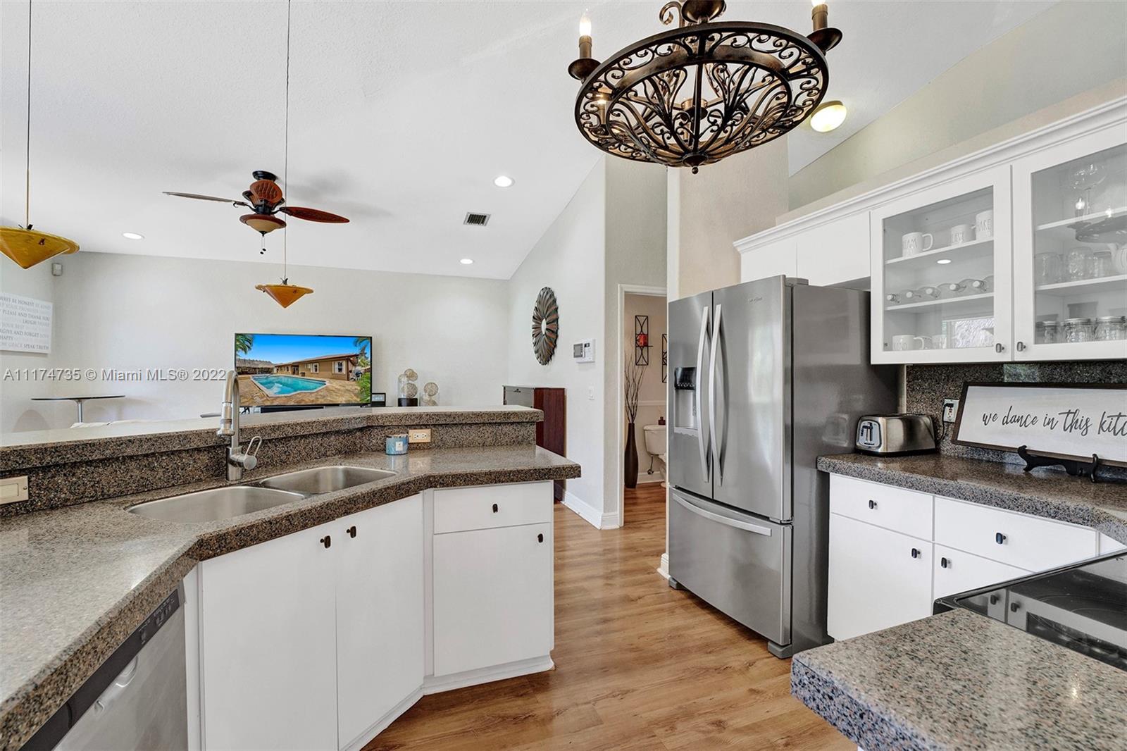 ROYAL LANDINGS - Residential