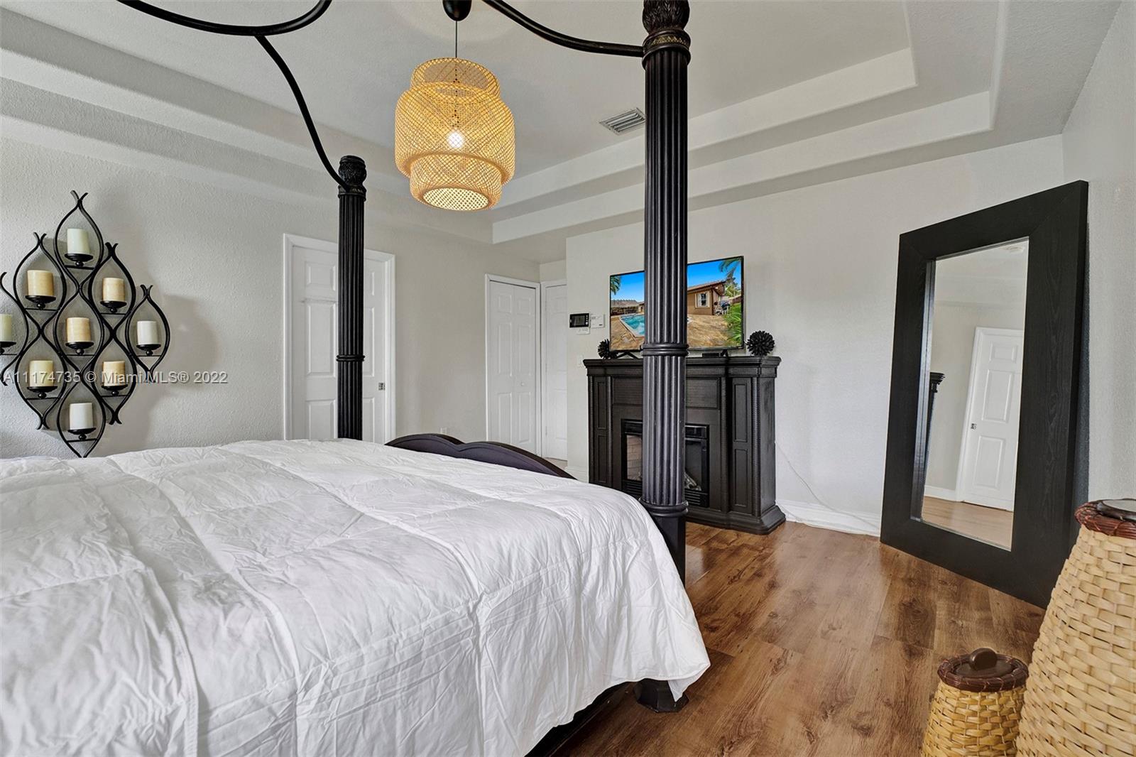 ROYAL LANDINGS - Residential