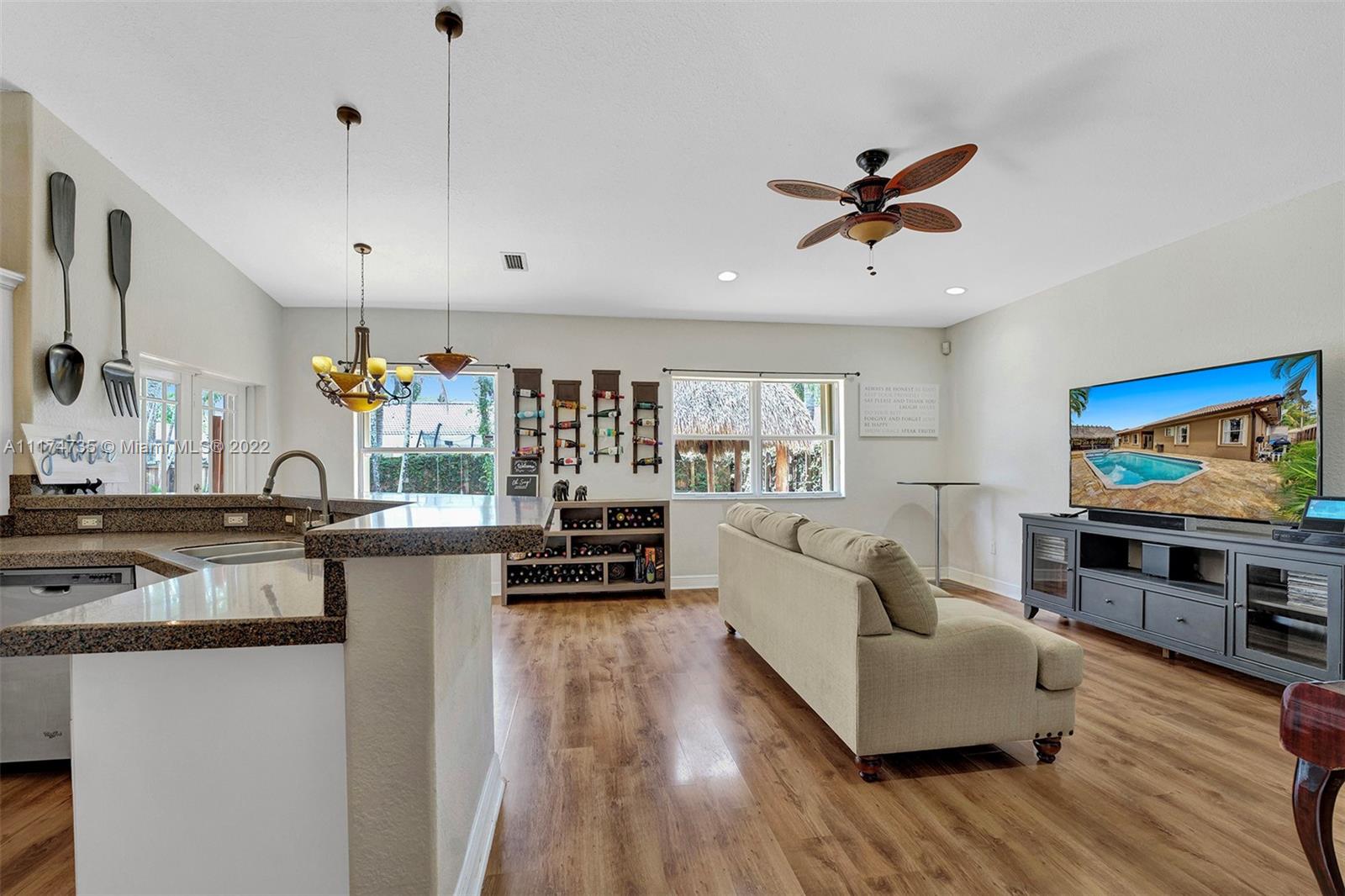 ROYAL LANDINGS - Residential