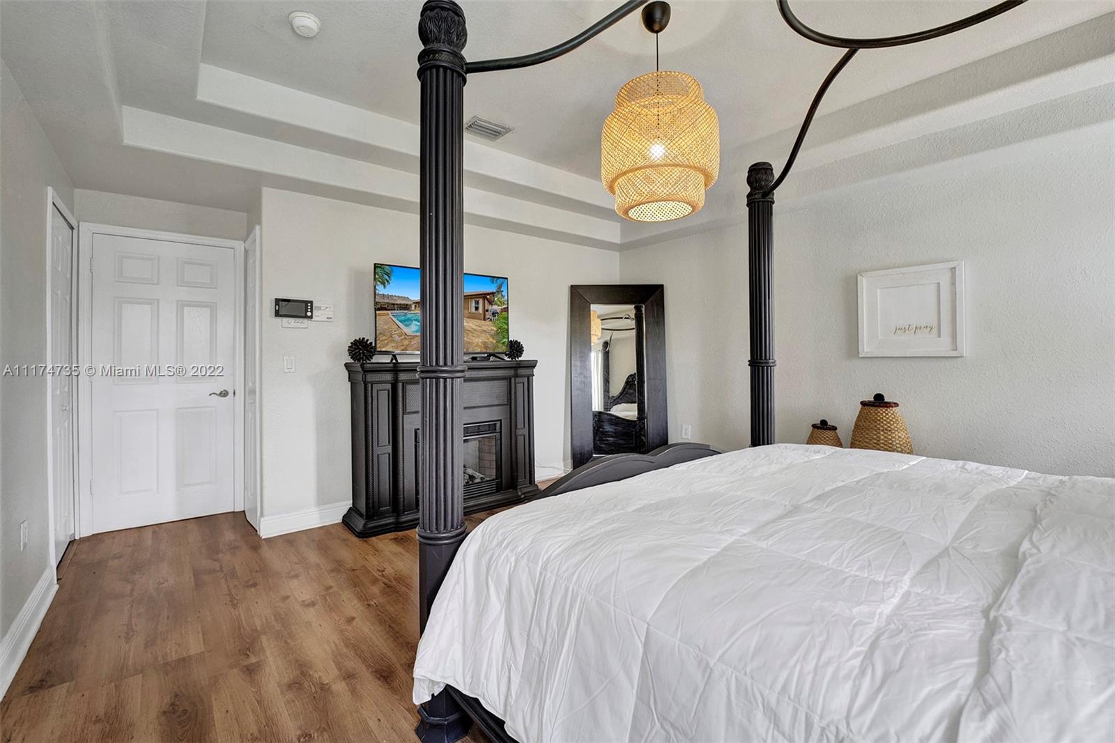 ROYAL LANDINGS - Residential