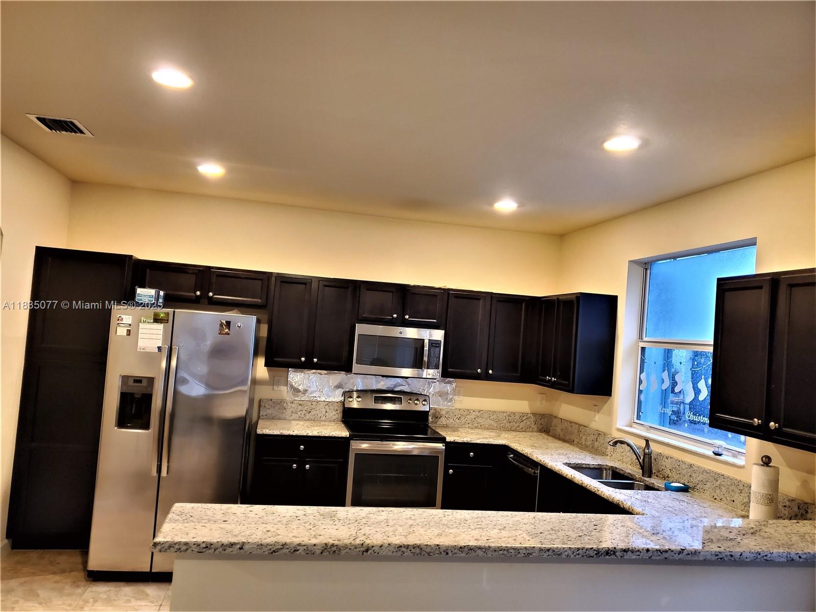 9446 SW 170th Ave 9446