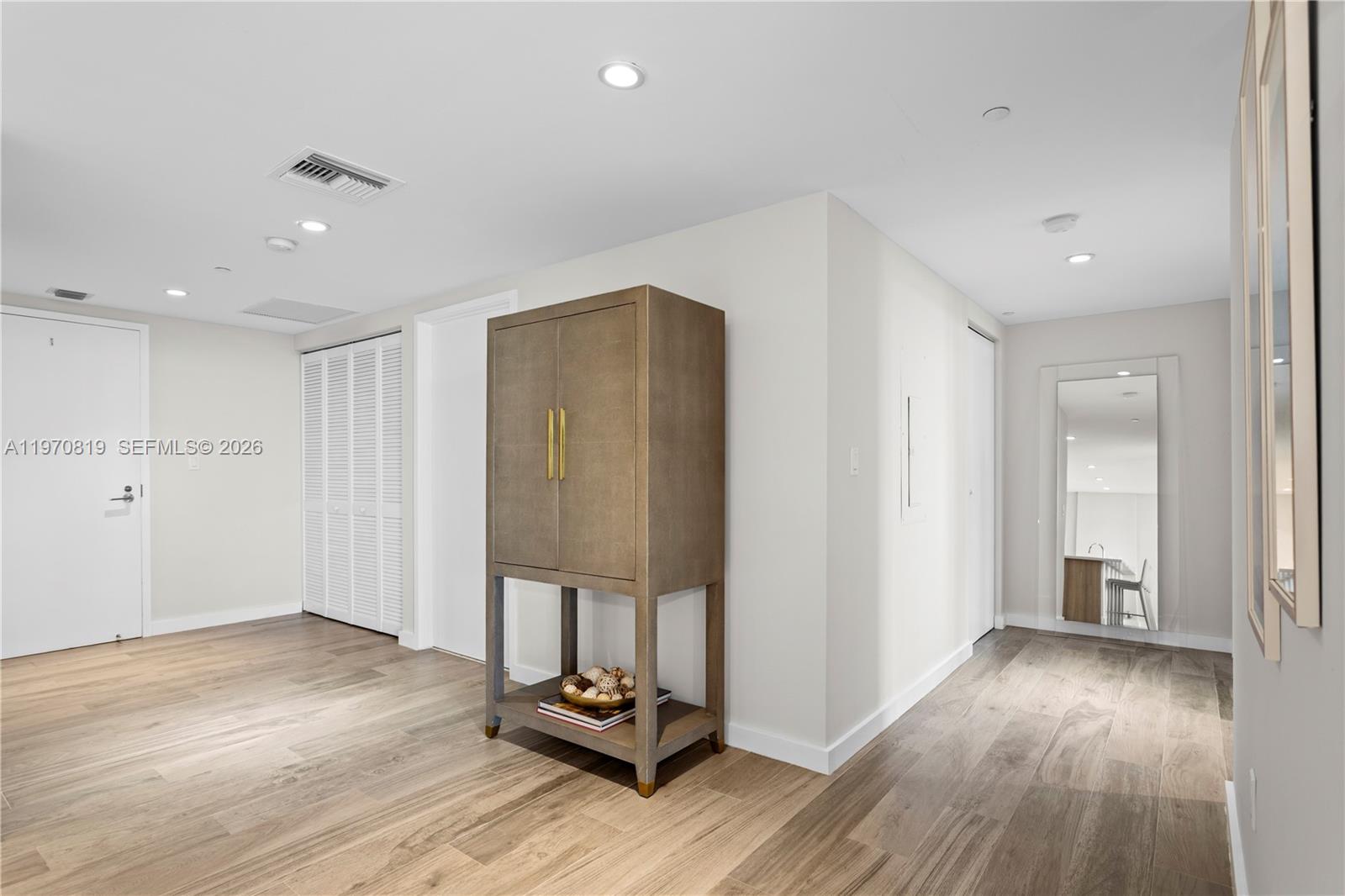 9940 W Bay Harbor Dr 3G-N