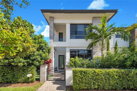 Photo of 8279 NW 43rd St, Doral, FL 33166 (MLS # A11875455) Photo of 8279 NW 43rd St, Doral, FL 33166 (MLS # A11875455)