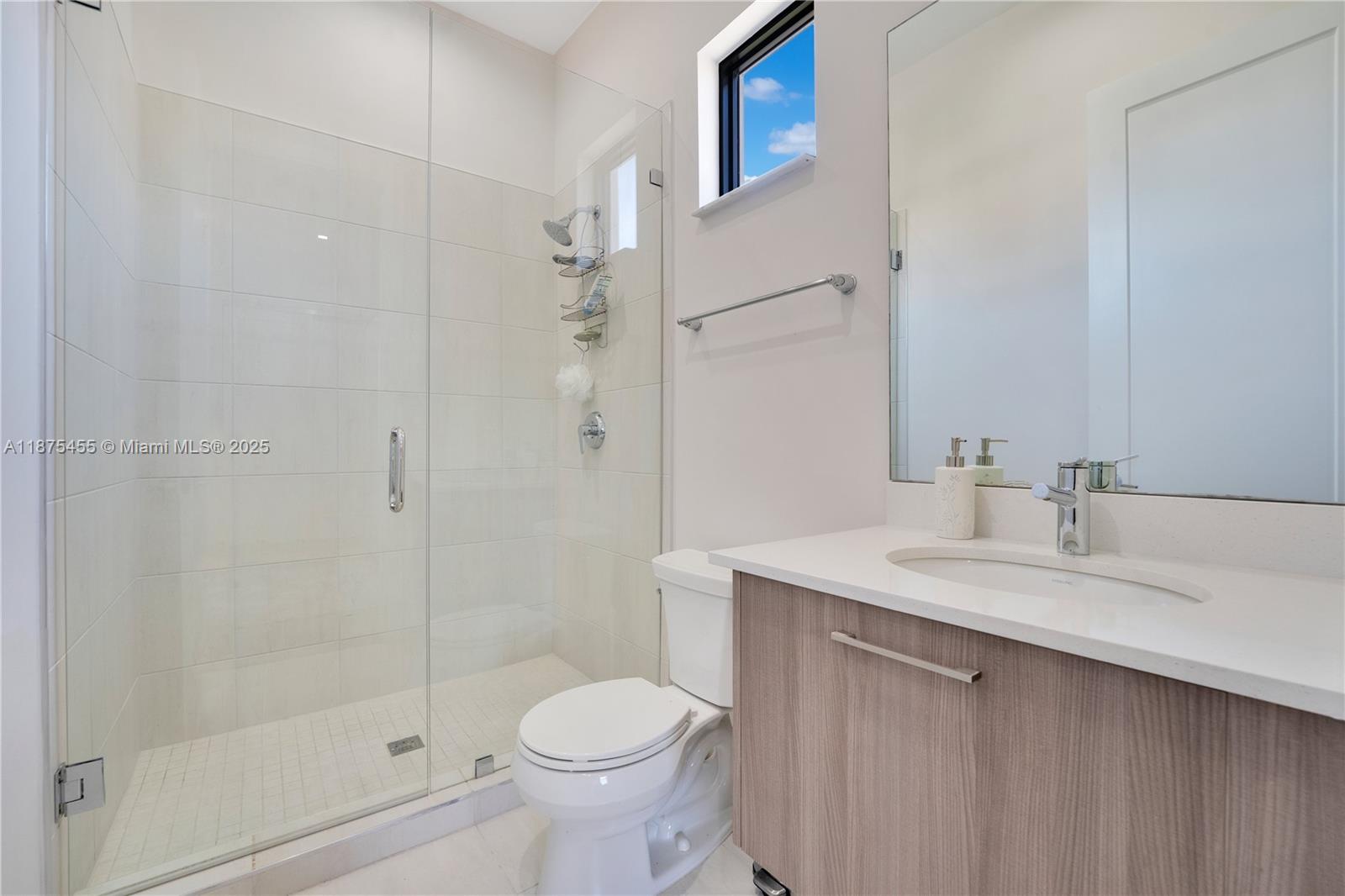 DOWNTOWN DORAL SOUTH PHAS - Residential