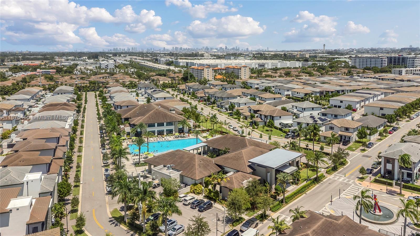 DOWNTOWN DORAL SOUTH PHAS - Residential