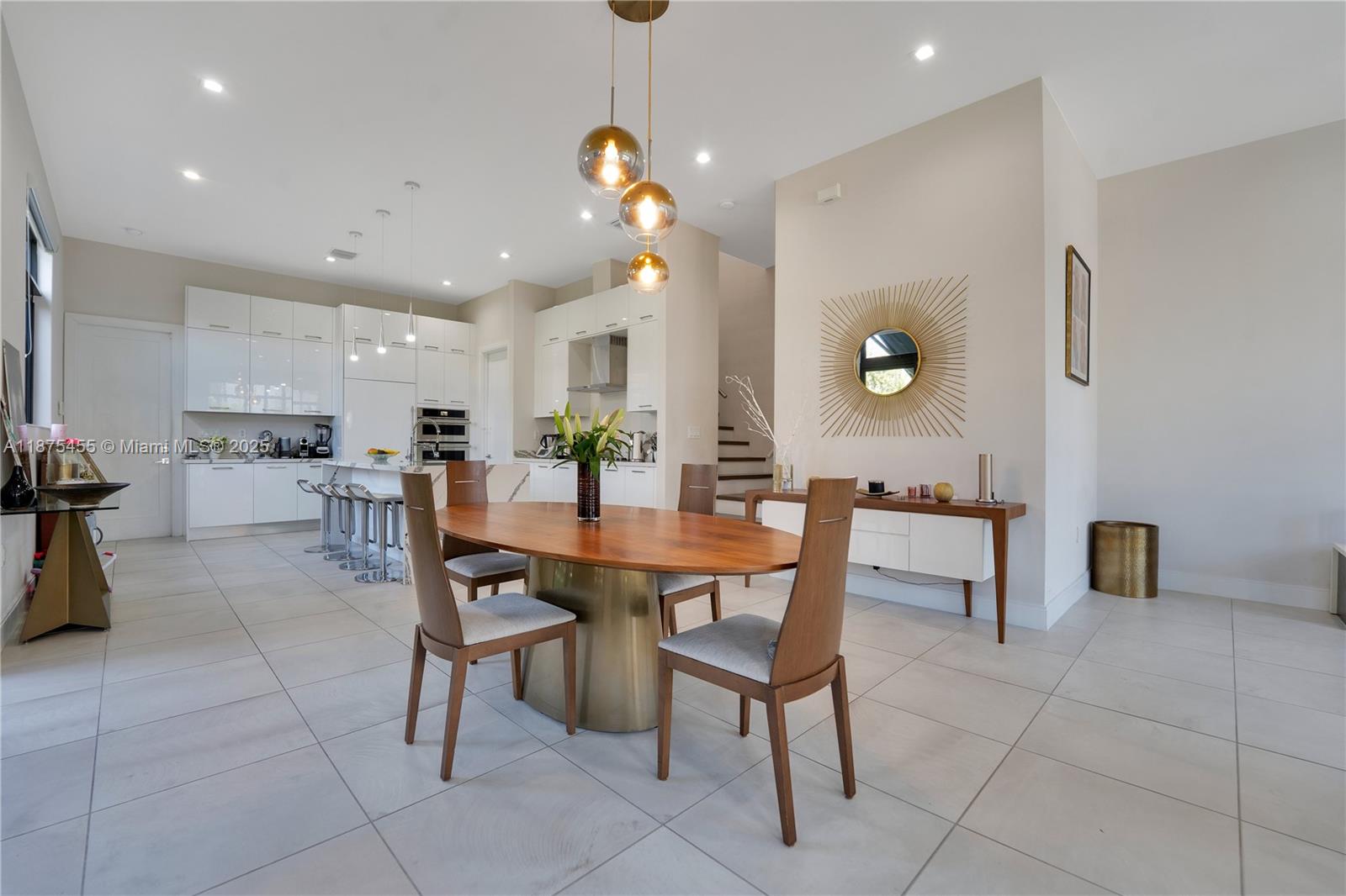 DOWNTOWN DORAL SOUTH PHAS - Residential