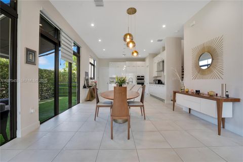 8279 NW 43rd St Doral FL 33166