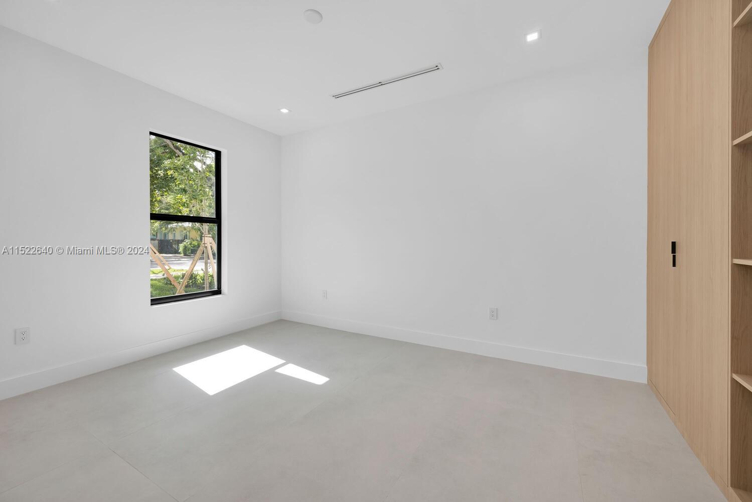 SILVER BLUFF EST SEC C - Residential