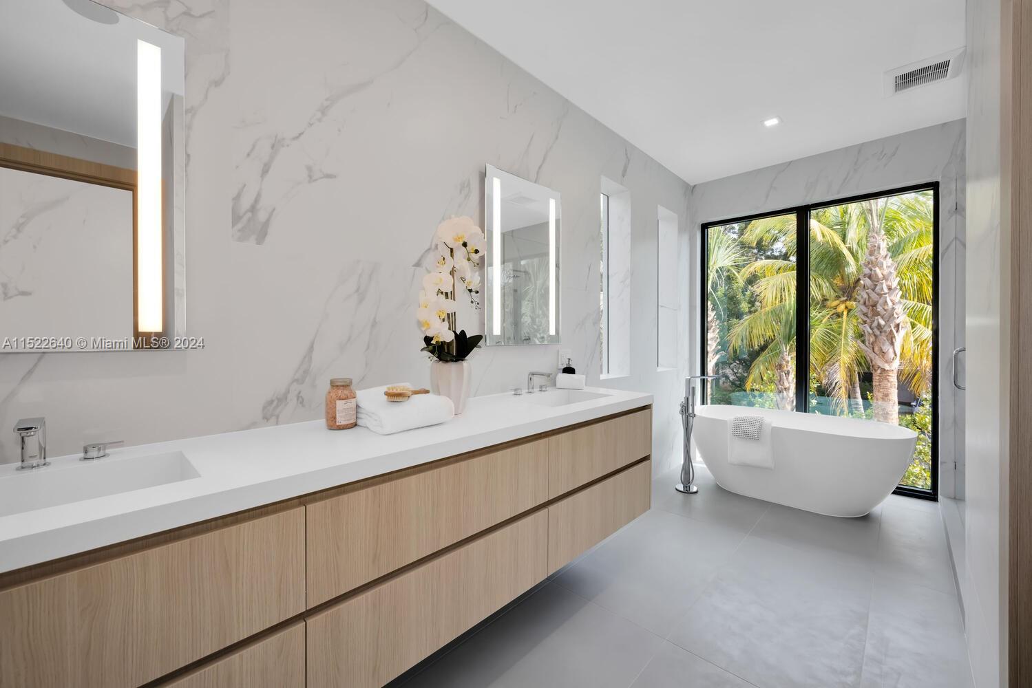 SILVER BLUFF EST SEC C - Residential