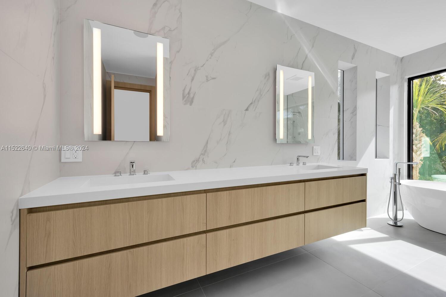 SILVER BLUFF EST SEC C - Residential