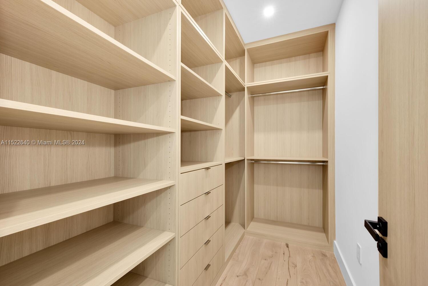 SILVER BLUFF EST SEC C - Residential