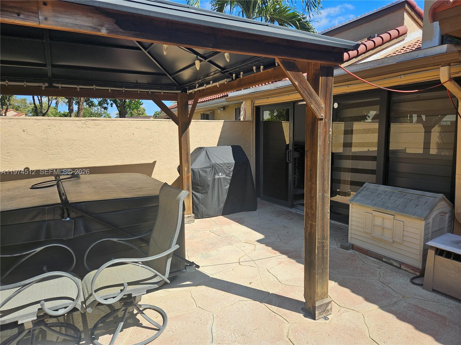 THE MOORS TOWNHOUSES - Residential