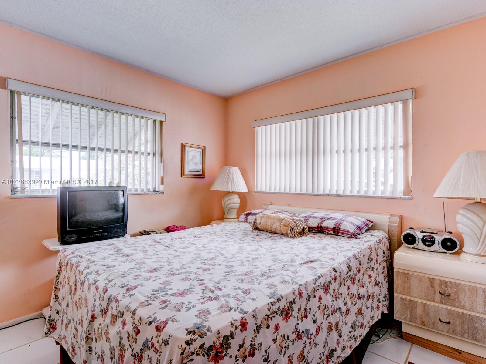 OAKLAND ESTATES 7TH SEC - Residential