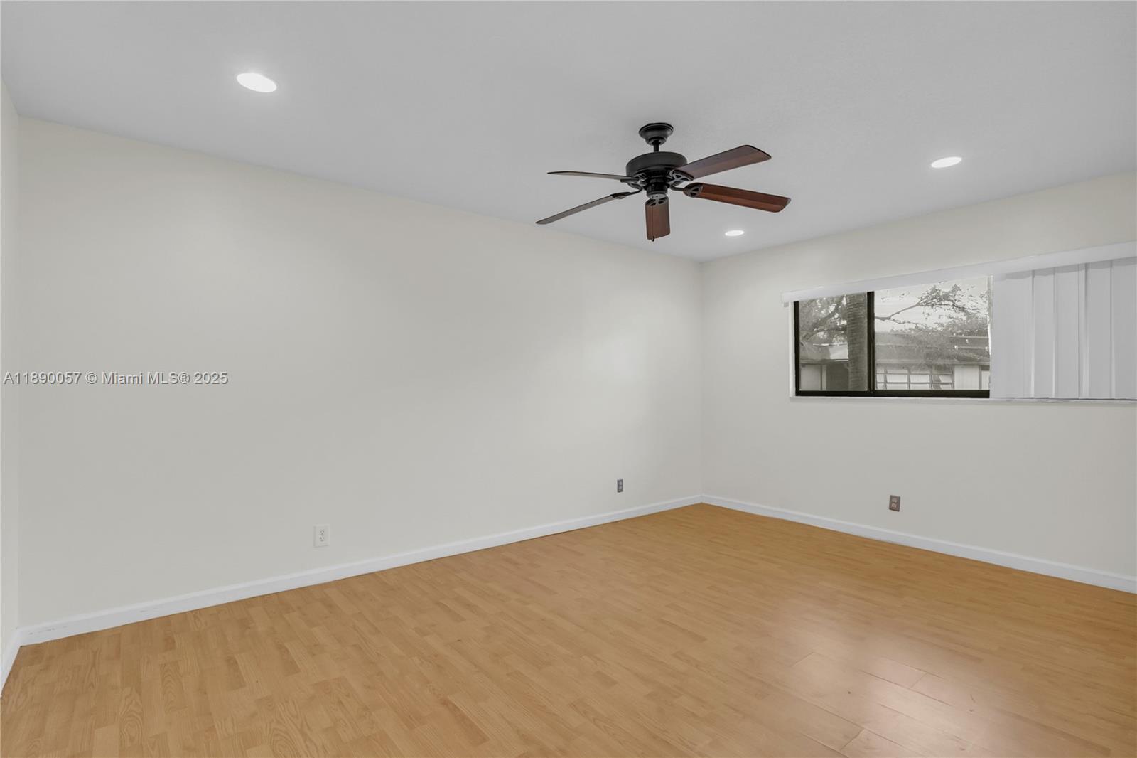 TAMARAC GARDENS CONDOMINI - Residential
