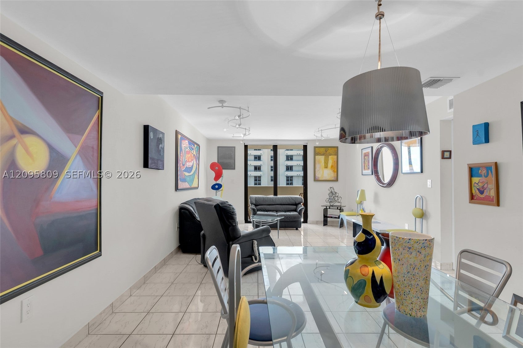 1623 Collins Ave 812