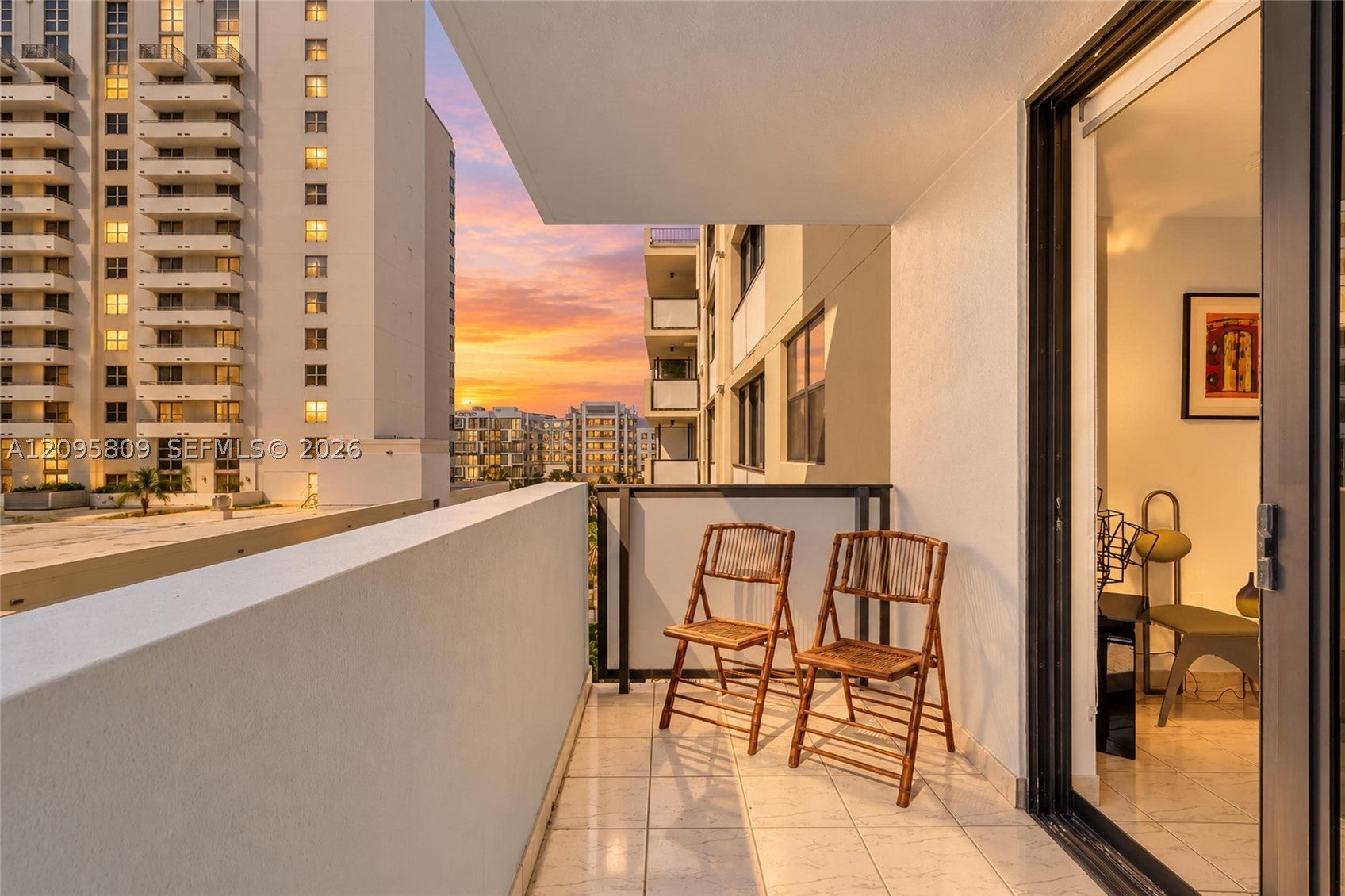 1623 Collins Ave 812