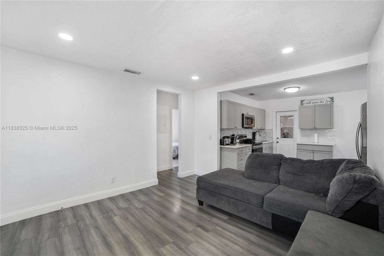 662 Tamiami Blvd, Miami, FL, 33144/$630,000 4 662 Tamiami Blvd