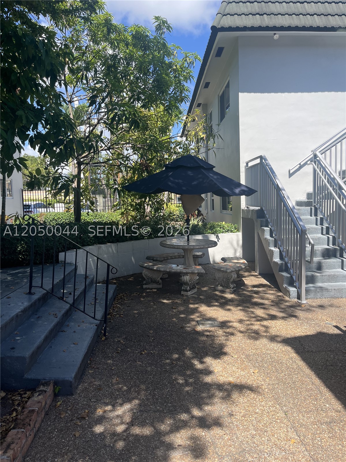 1000 SE 15th St 205