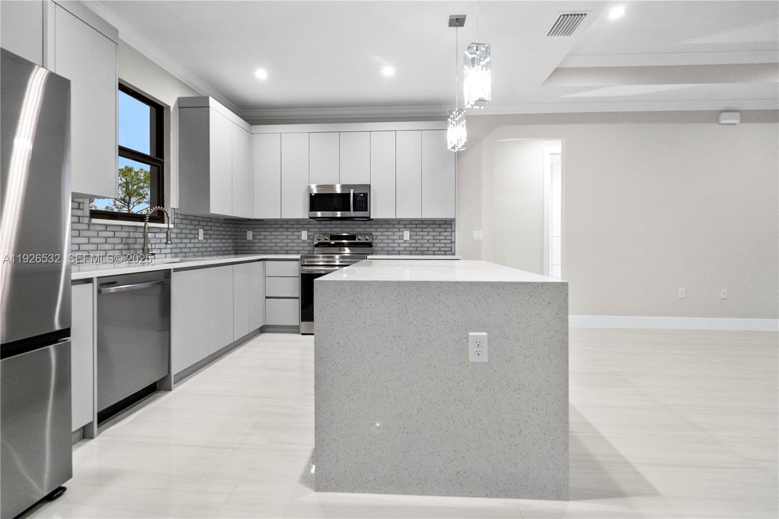 GOLDEN GATE ESTATES - Residential