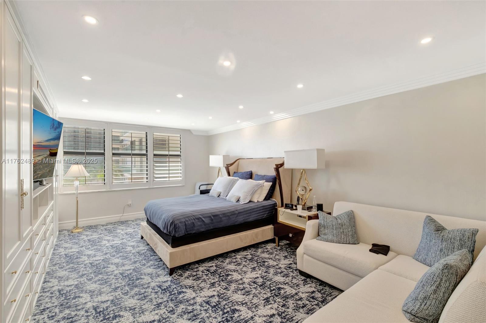 BALMORAL CONDO - Residential