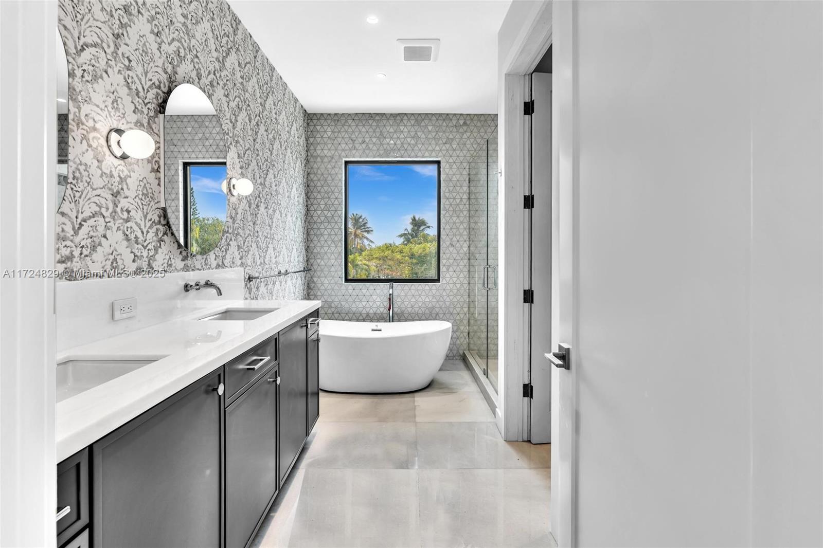 ALTOS DEL MAR NO 4 - Residential