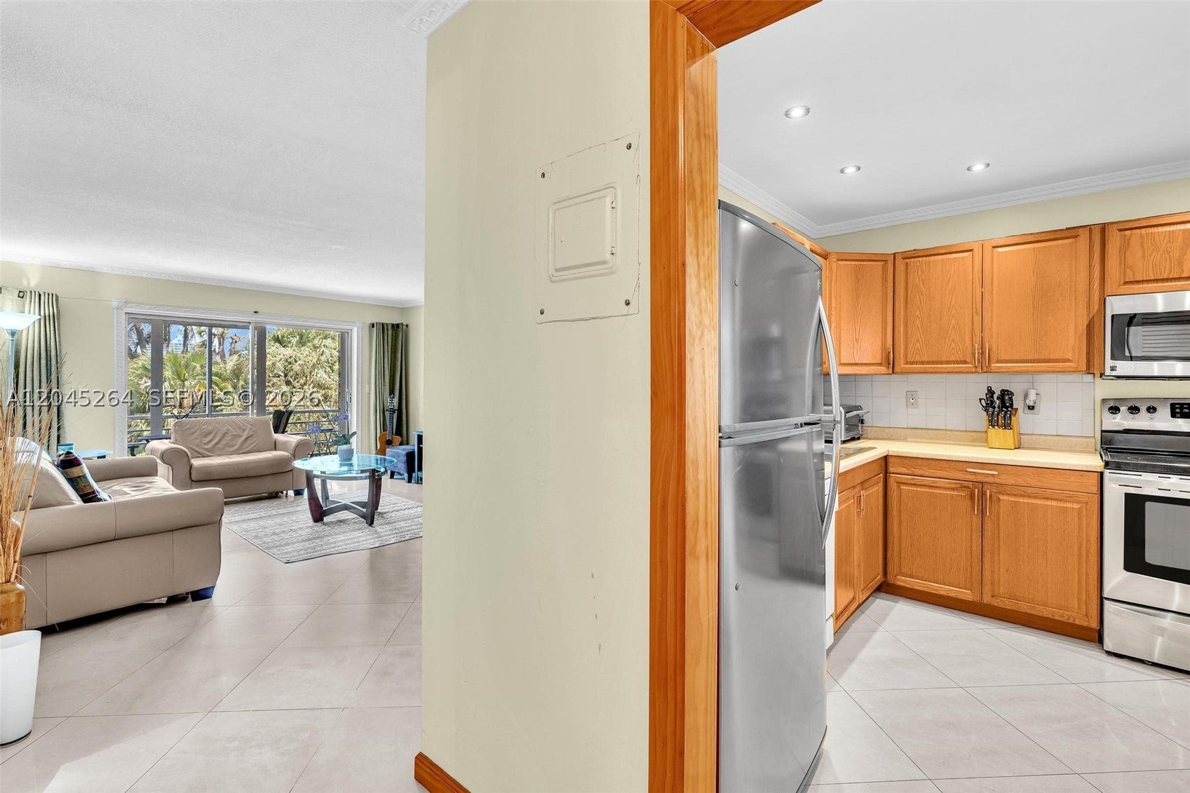 700 NE 14th Ave 307