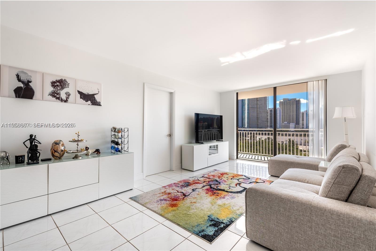 WINSTON TOWERS 600 CONDO - Residential