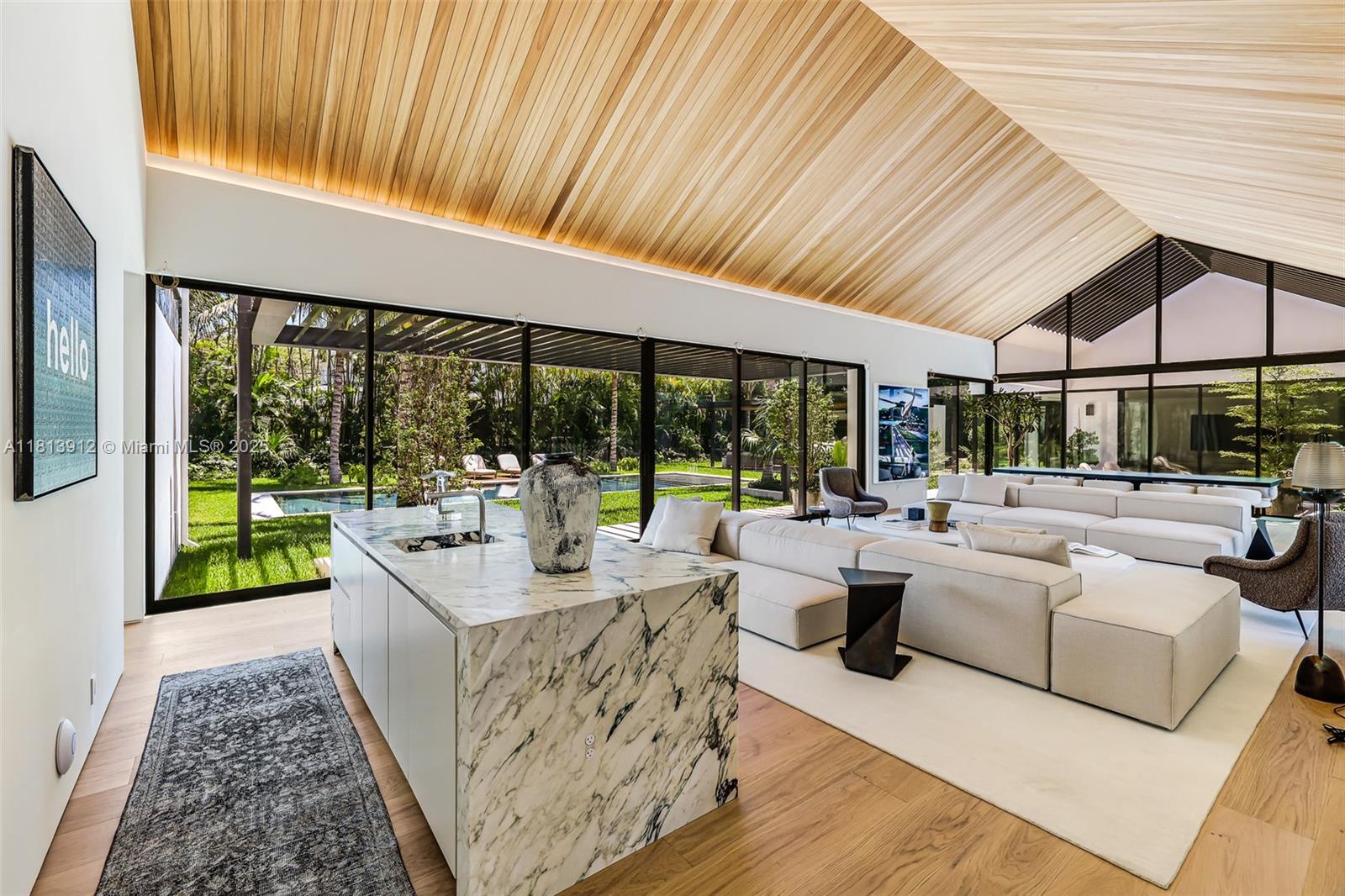 COLLINS MANOR - Residential