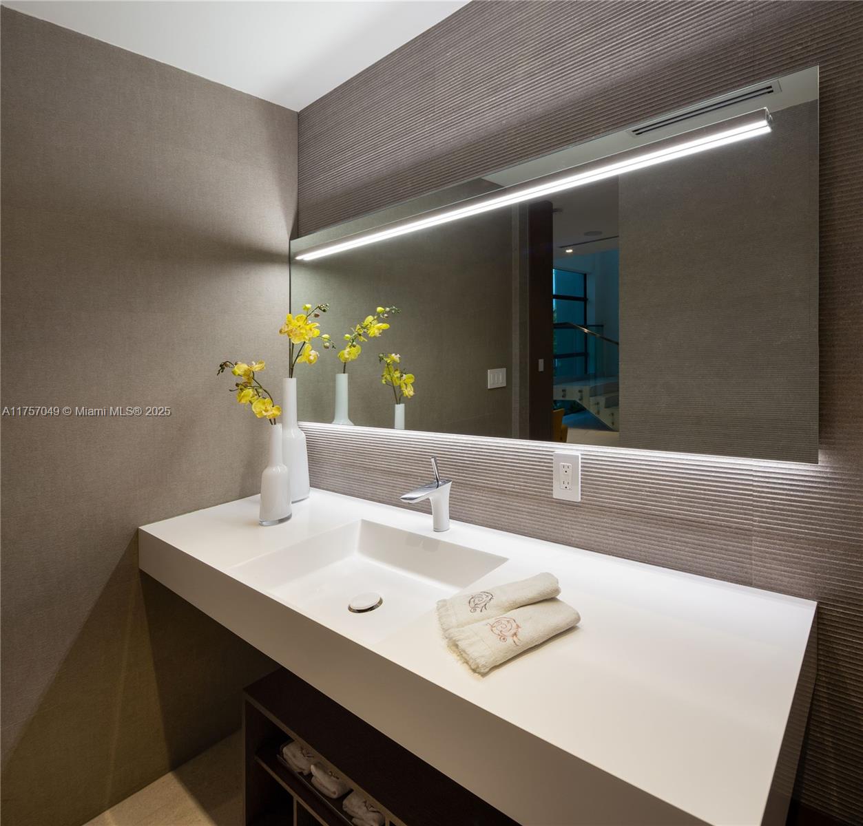 BISCAYNE POINT - Residential Lease