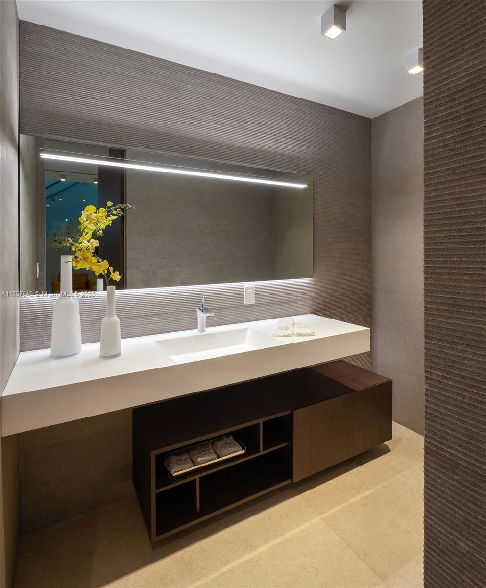 BISCAYNE POINT - Residential Lease