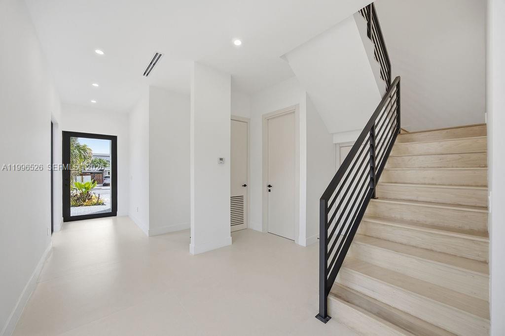 HOLIDAY HEIGHTS - Residential Lease