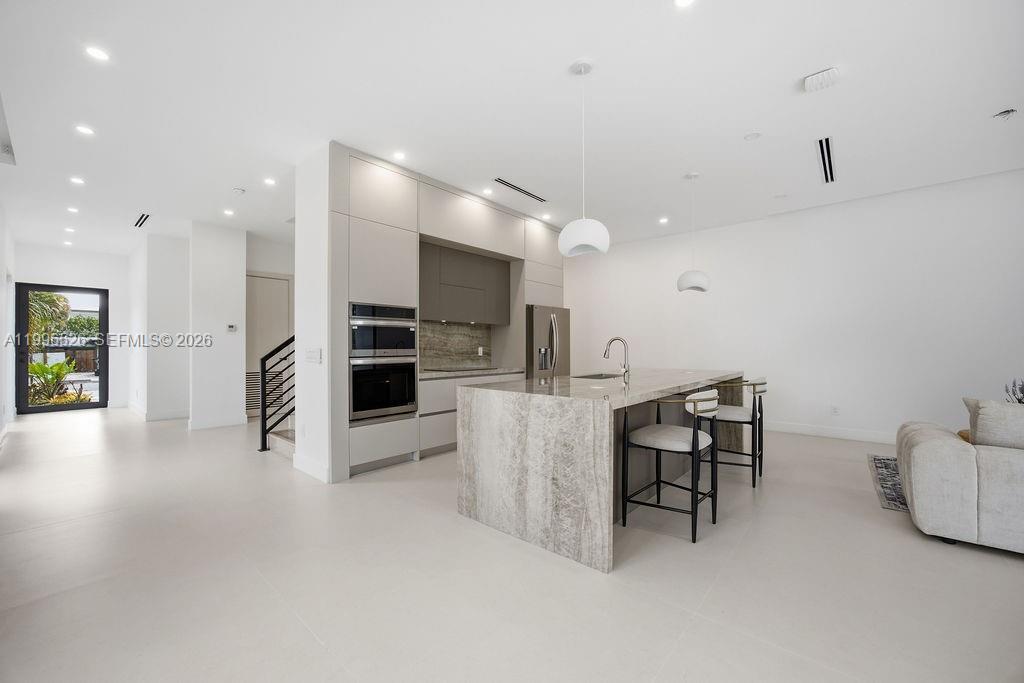 HOLIDAY HEIGHTS - Residential Lease