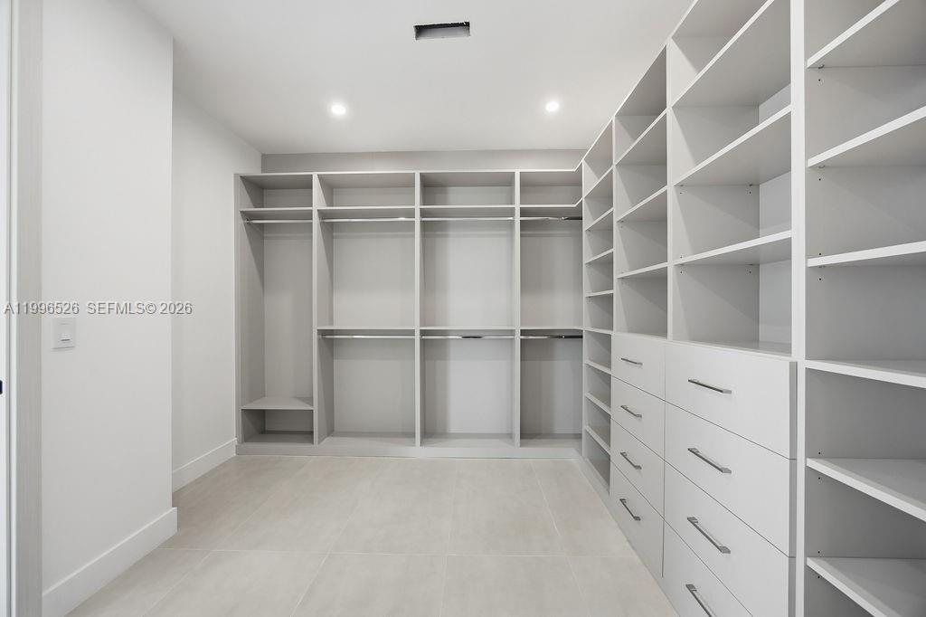 HOLIDAY HEIGHTS - Residential Lease