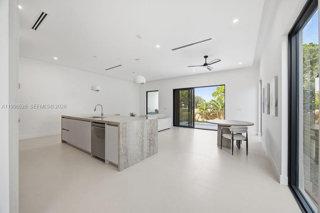 HOLIDAY HEIGHTS - Residential Lease