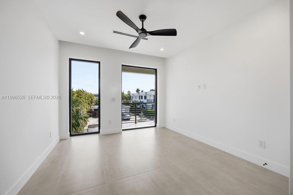 HOLIDAY HEIGHTS - Residential Lease