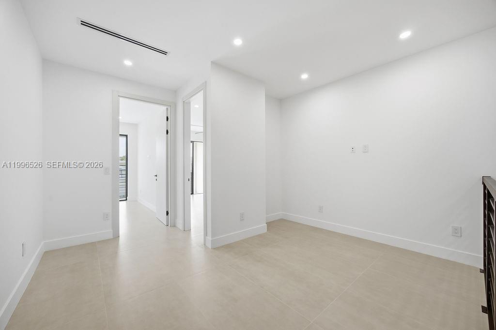 HOLIDAY HEIGHTS - Residential Lease