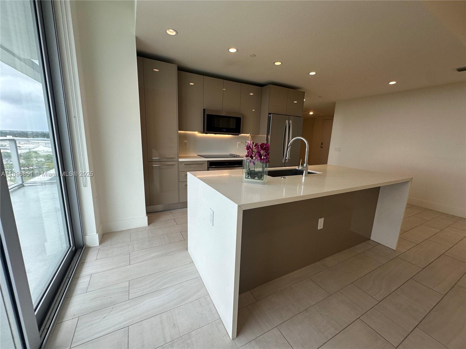 METROPICA NORTH TOWER ONE - Residential Lease