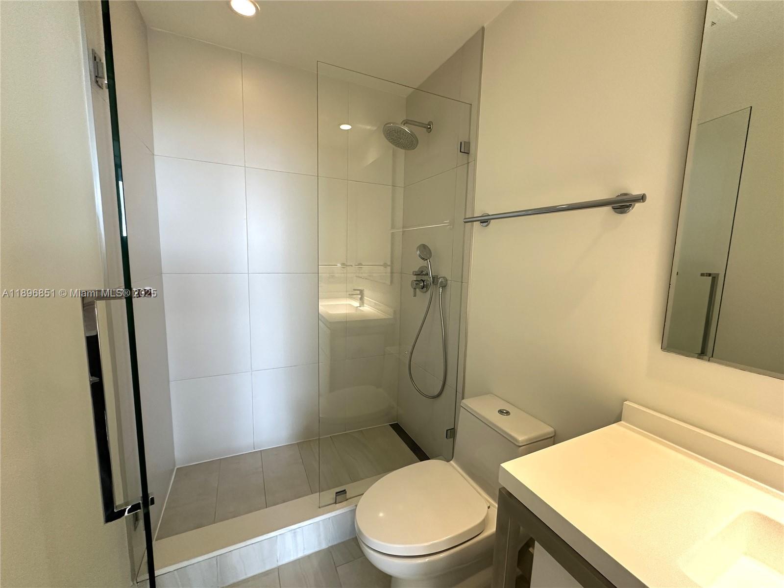 METROPICA NORTH TOWER ONE - Residential Lease