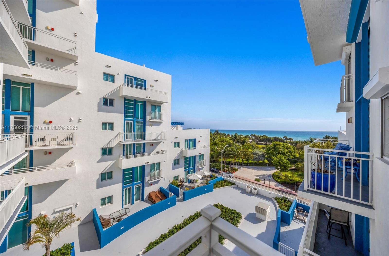 7600 Collins Ave 703