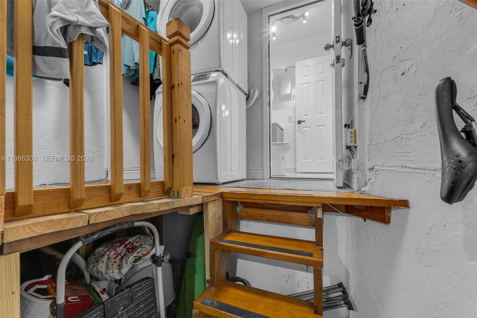 SAGA BAY TOWNHOMES - Residential Lease