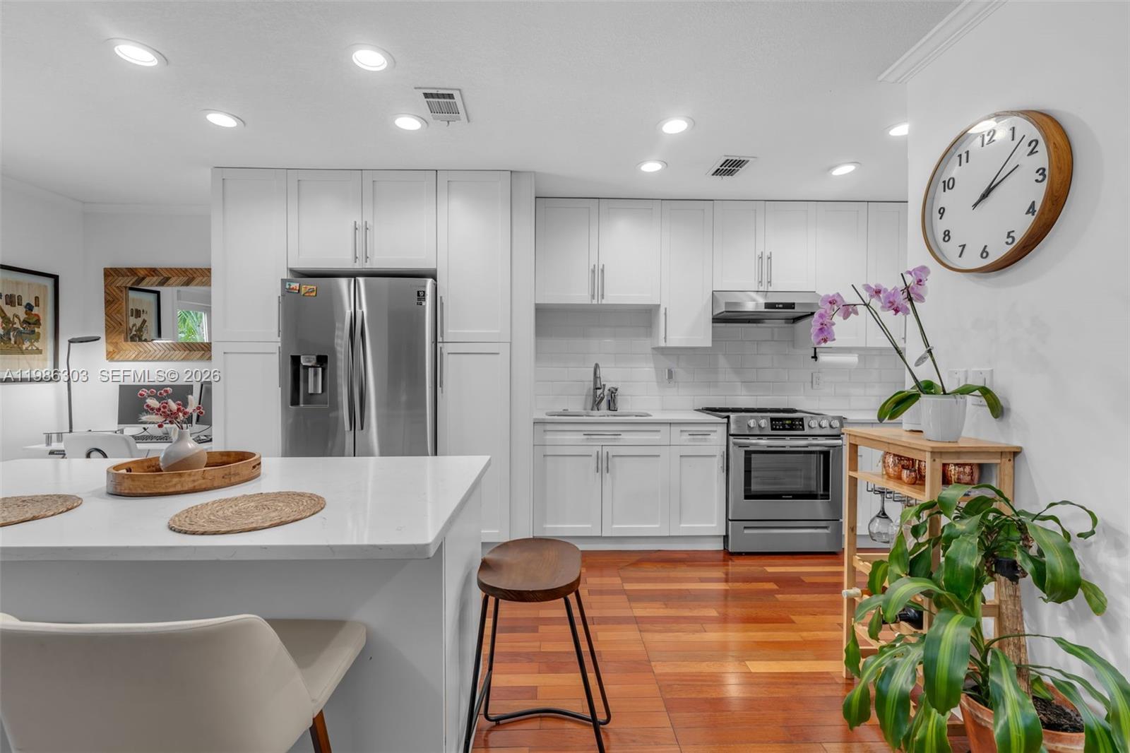 SAGA BAY TOWNHOMES - Residential Lease