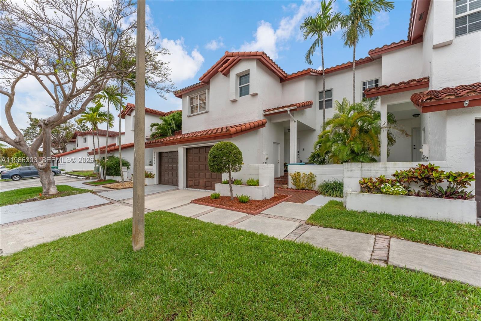 SAGA BAY TOWNHOMES - Residential Lease