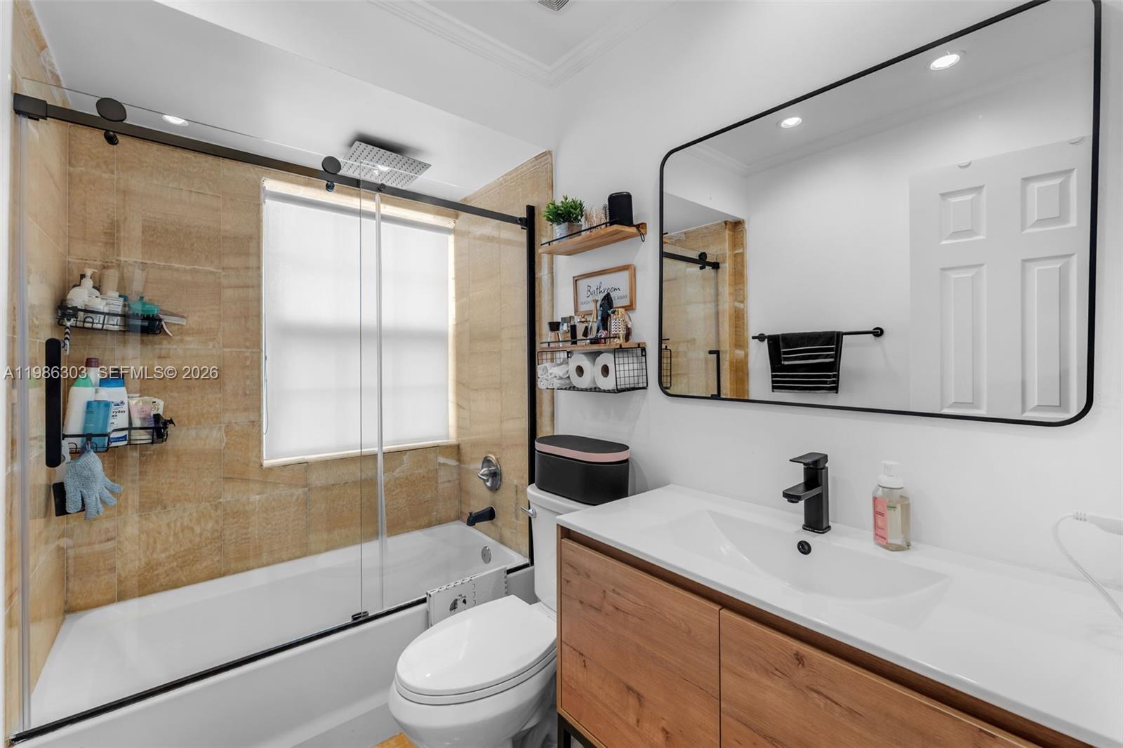 SAGA BAY TOWNHOMES - Residential Lease