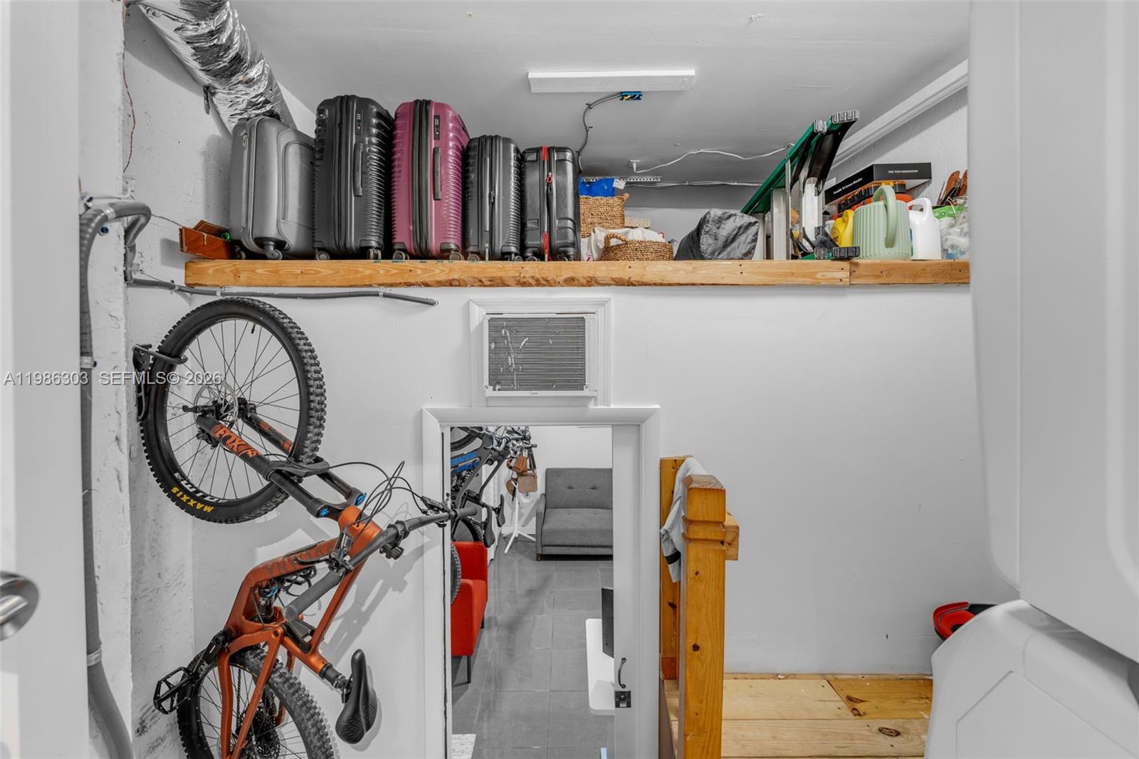 SAGA BAY TOWNHOMES - Residential Lease