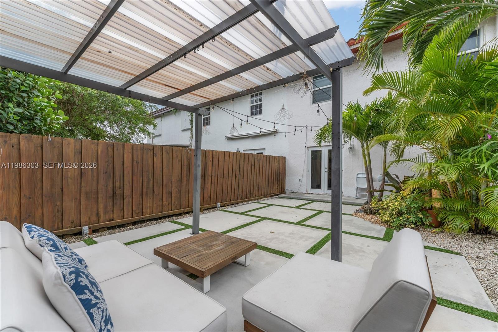 SAGA BAY TOWNHOMES - Residential Lease