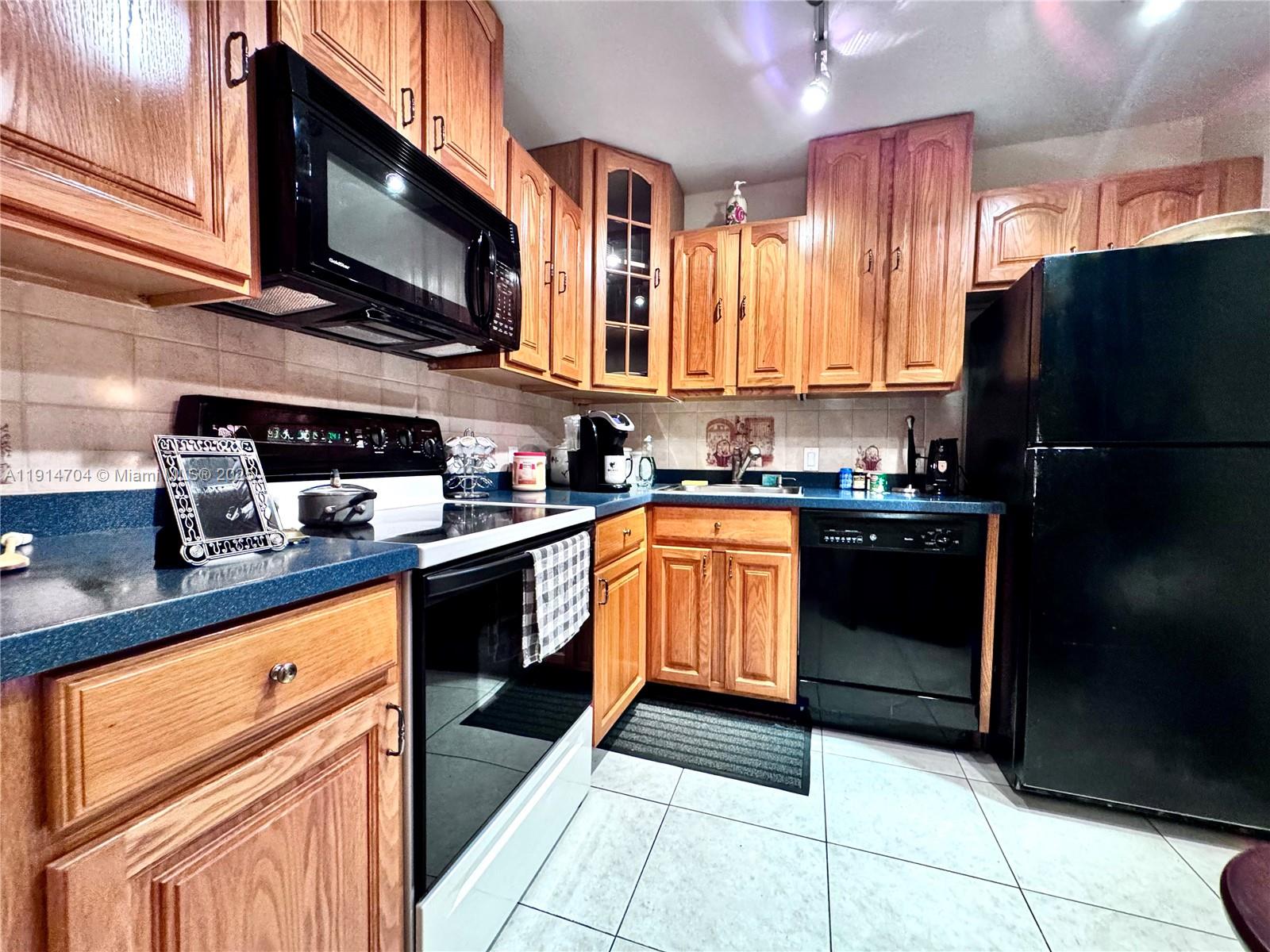 ENSENADA CONDO BLDG E-II - Residential