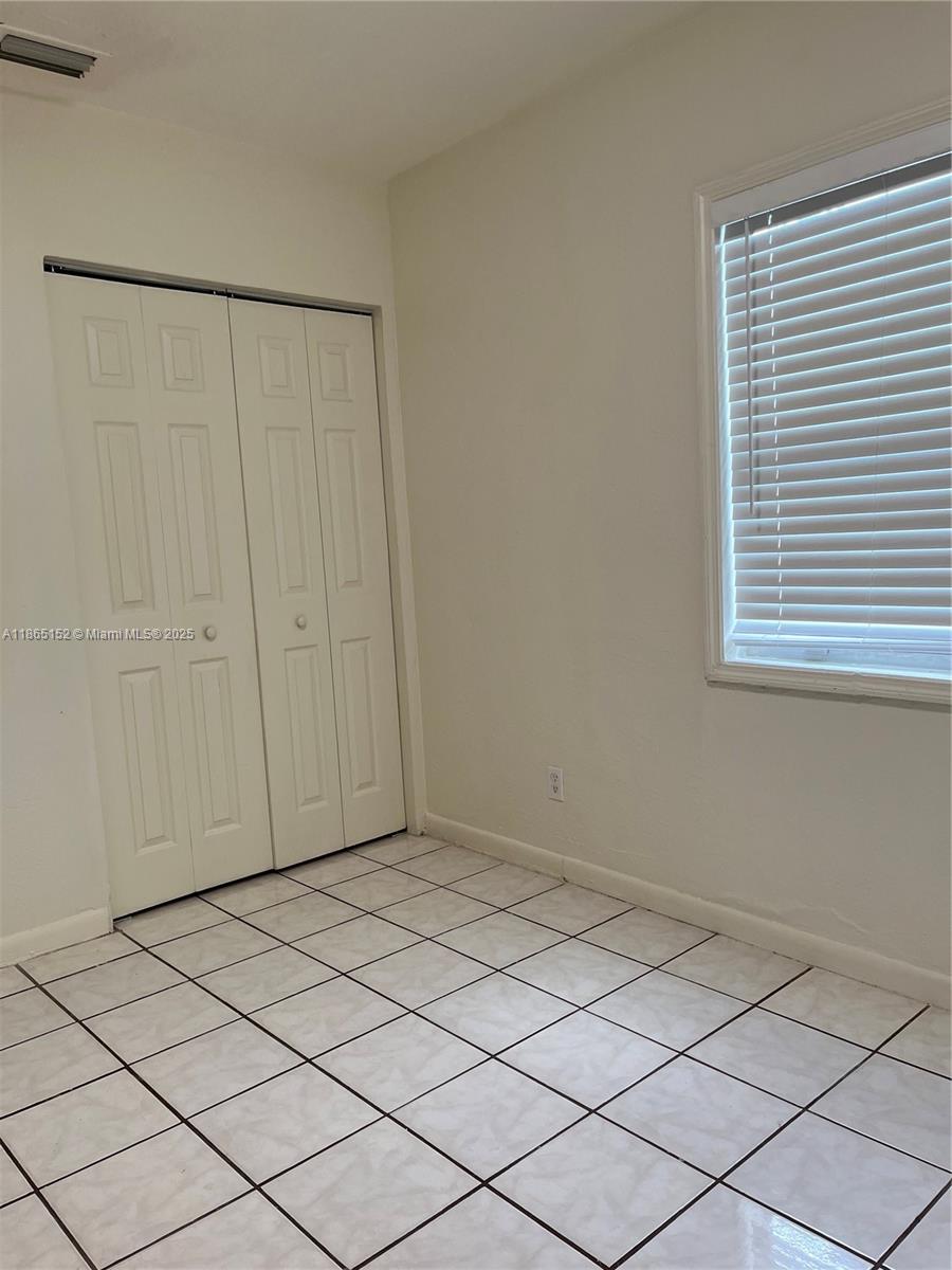 HOLLYWOOD TERRACE - Residential Lease