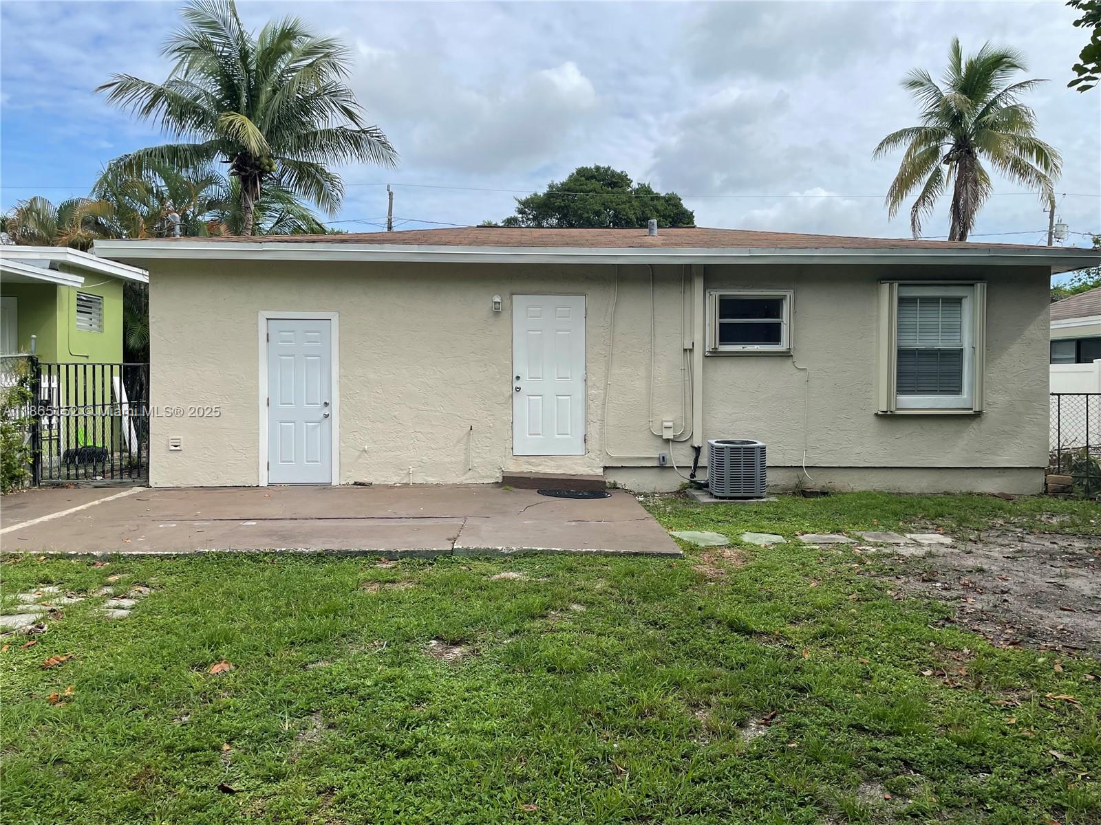 HOLLYWOOD TERRACE - Residential Lease