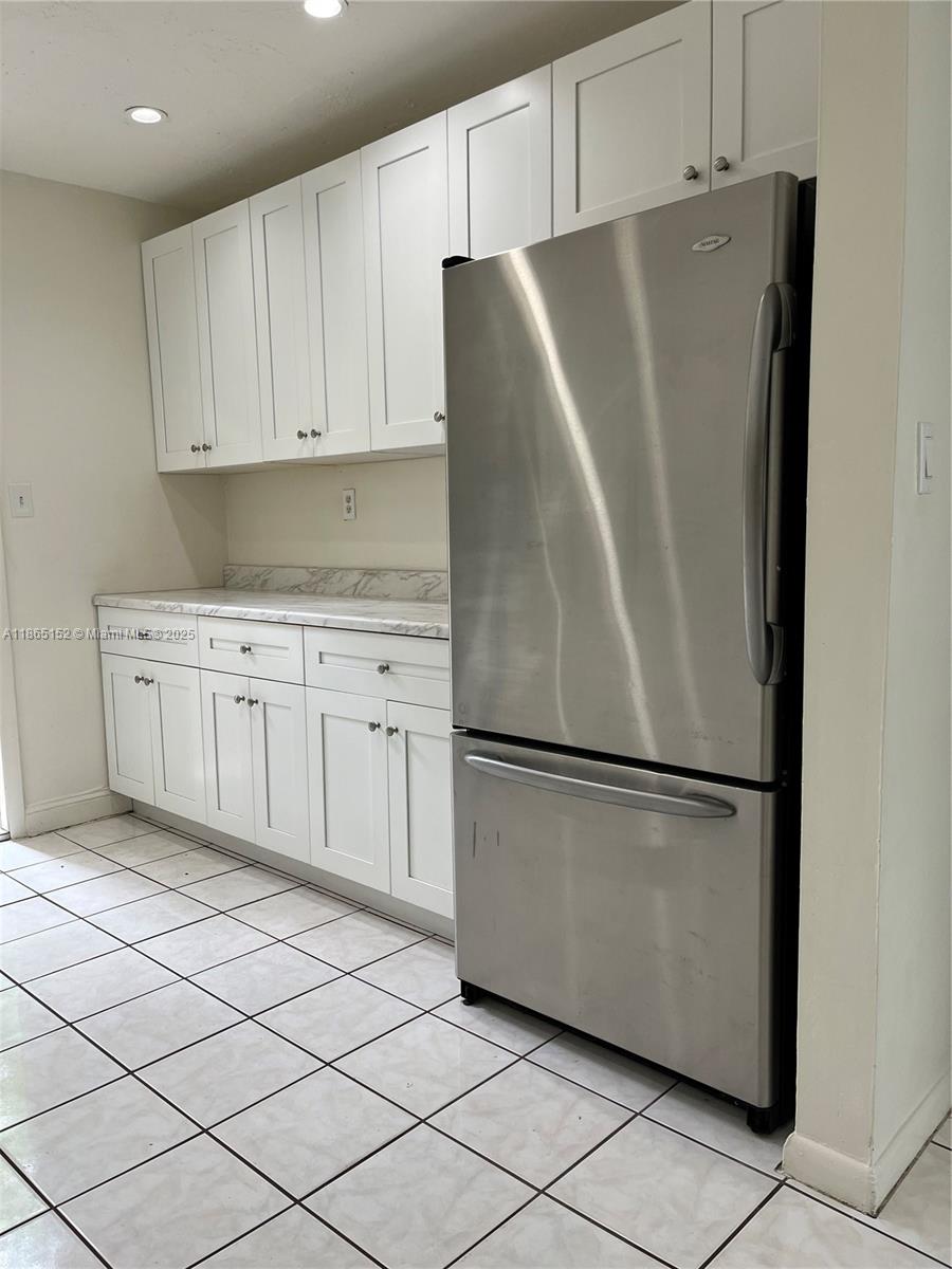 HOLLYWOOD TERRACE - Residential Lease