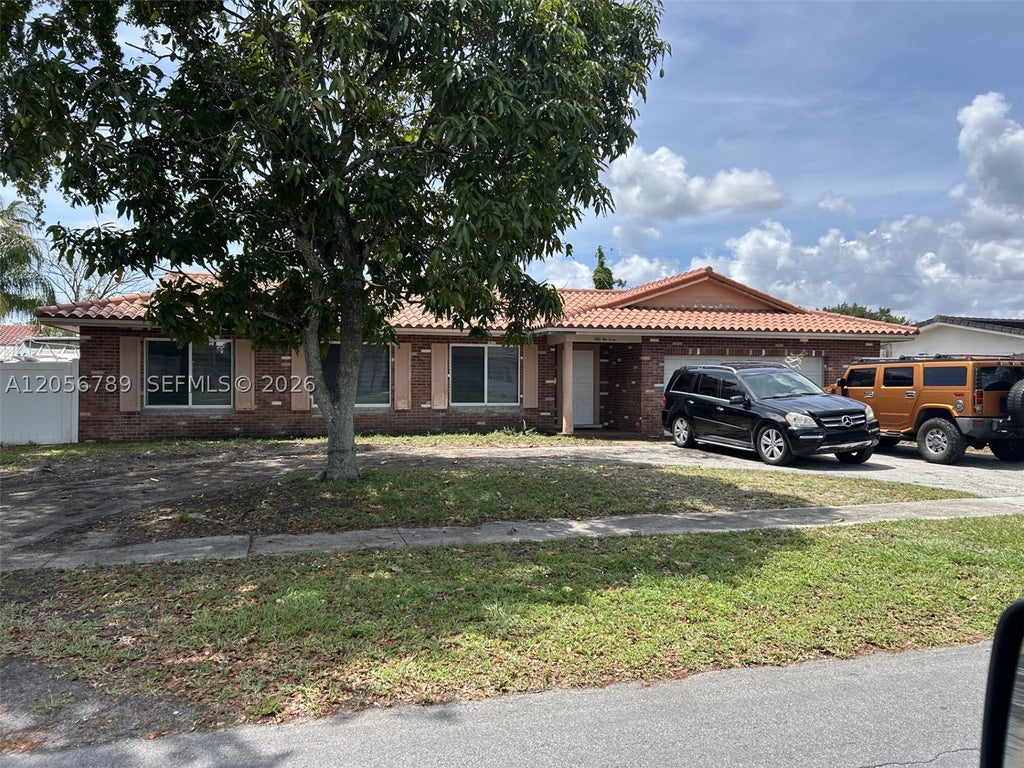 Photo of 5240 SW 10th Ct, Plantation, FL 33317 (MLS # A12056789)